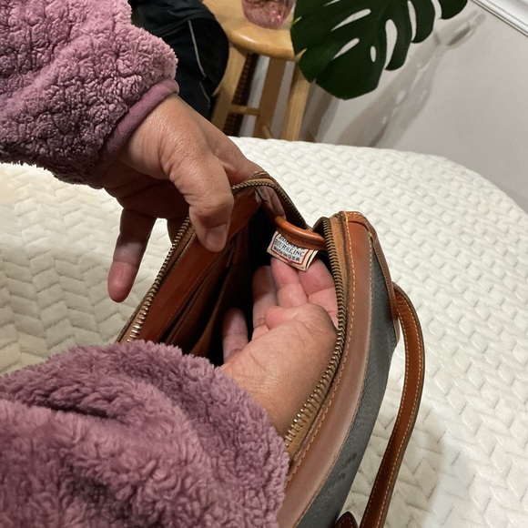 Dooney & Bourke Black and Tan Crossbody Bag - Picture 11 of 15